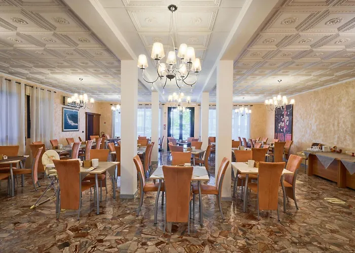 Del Mar Бібіоне